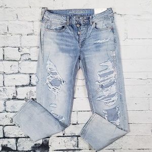 American Eagle Outfitters Light Wash TomGirl Jeans
